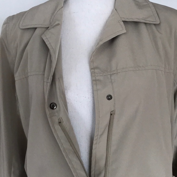 London Fog trench coat - Picture 4 of 6